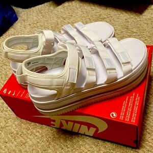 Nike sandles